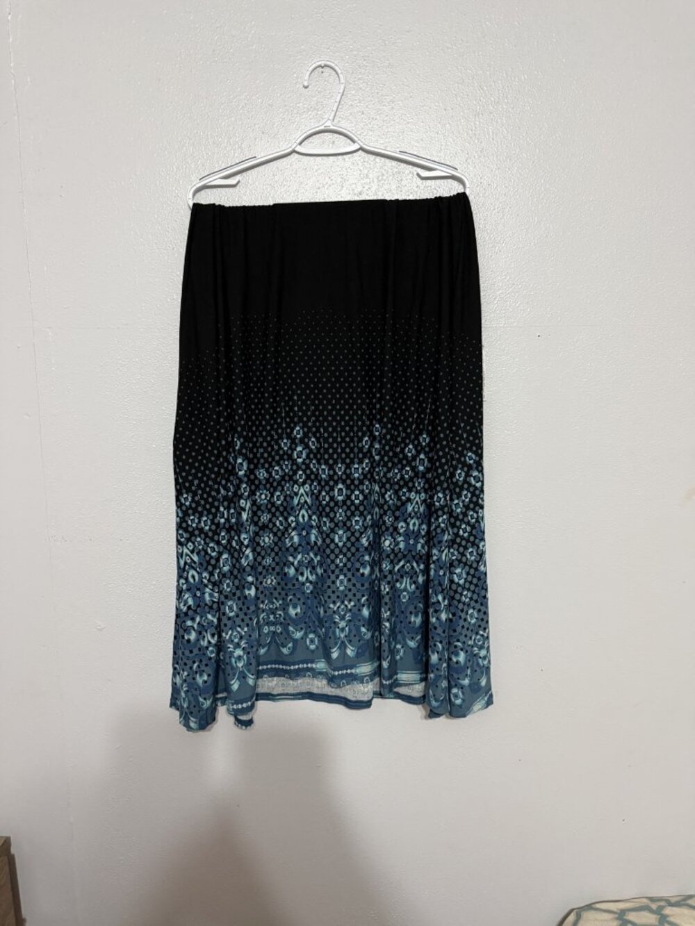 NWT LuLaRoe Black Blue Ombre Floral Maxi Skirt M 💙
